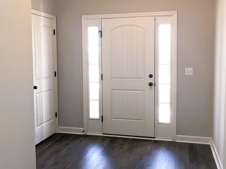 1052 Mulford Loop — Photo 4