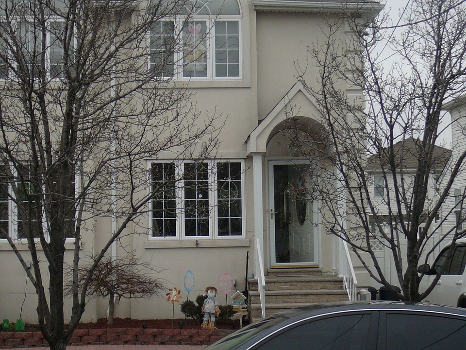 1st image of 289 Malvine Ave