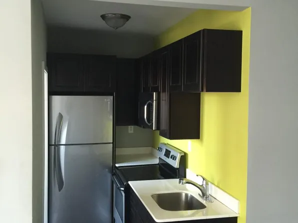 5400 Walnut St APT 4, Philadelphia, PA 19139