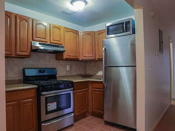 3rd image of 79 Troutman St #1
