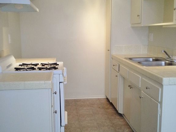5th image of 5327 Auckland Ave APT 3