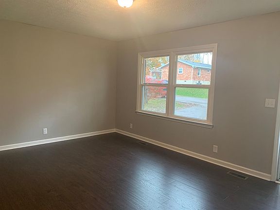 5th image of 103 Hollow Creek Dr