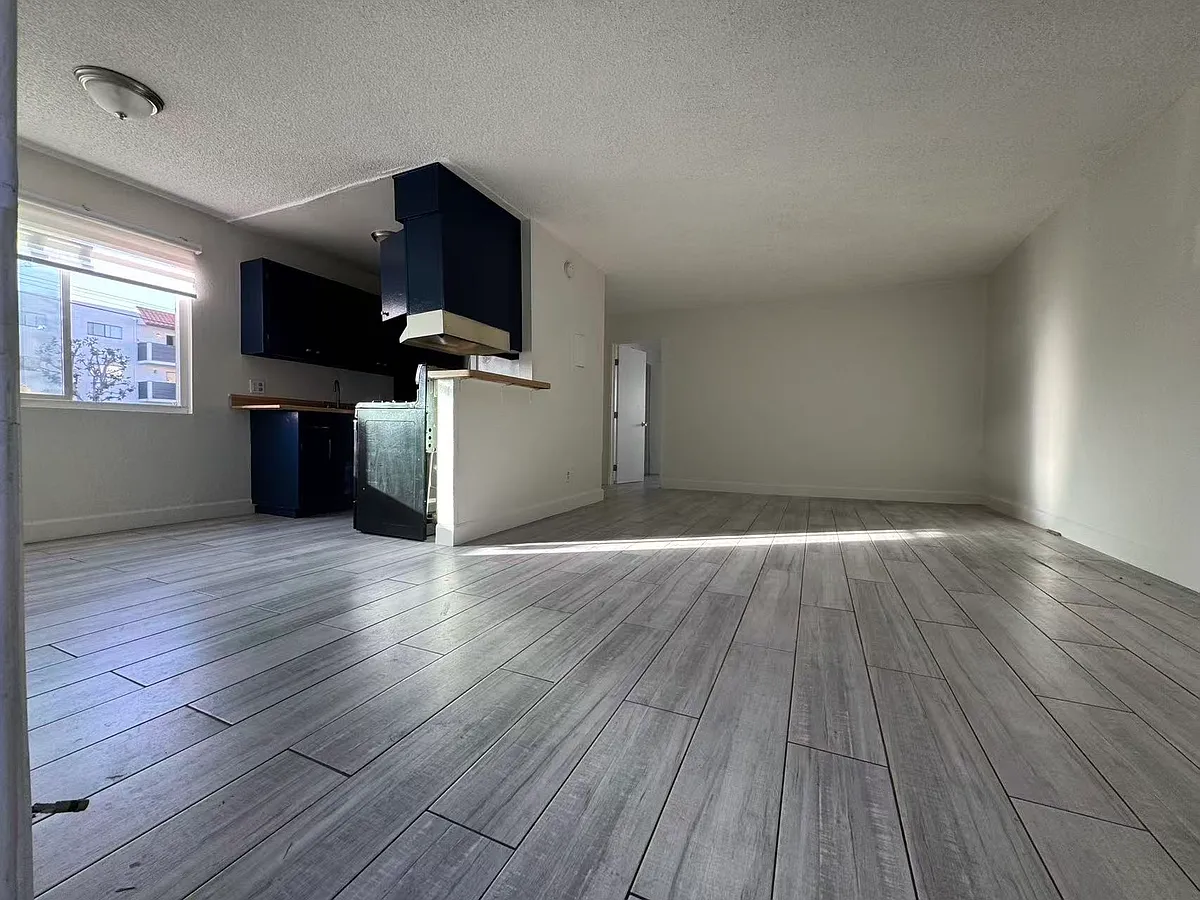 Building Photo - 6928 Laurel Canyon Blvd #1