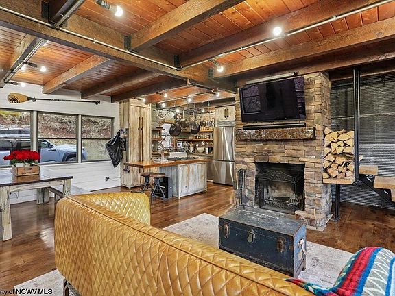 2nd image of 54 Cabin Mountain Rd