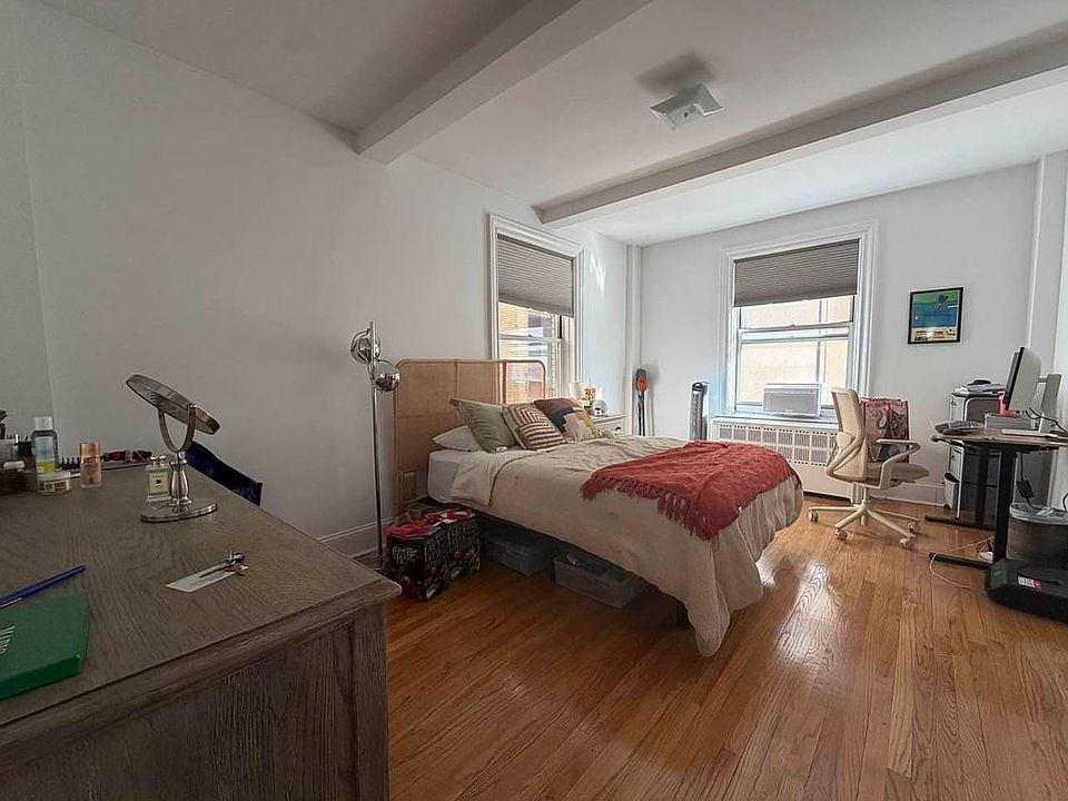 2nd image of 200 W 70th St #10Q