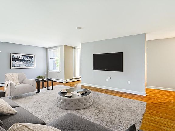 3rd image of 9 Bronsdon St #12L-F