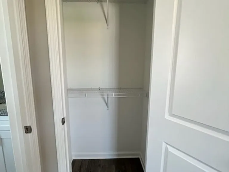 218 Tara Ct — Photo 12