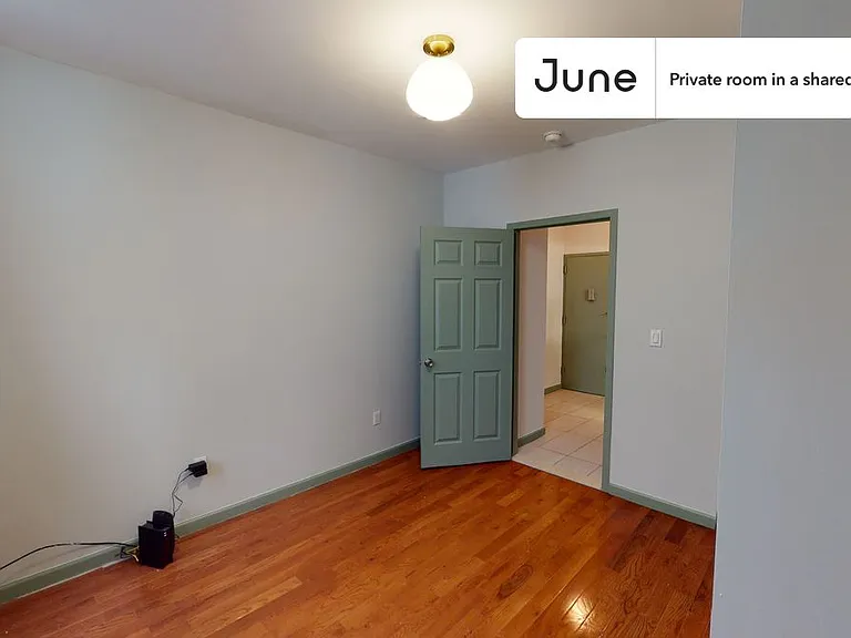 2036 2nd Ave #B — Photo 4