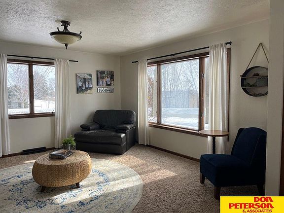 2nd image of 302 E Park St