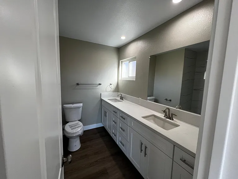 2680 E 19th St #4 — Photo 24
