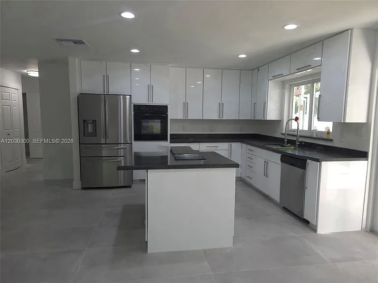 1565 Thumb Point Dr — Photo 48