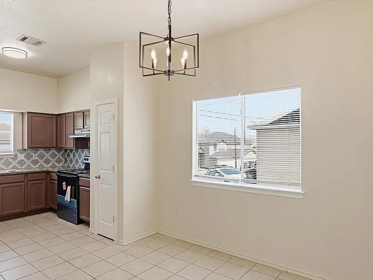 885 Sagewood Trl — Photo 5