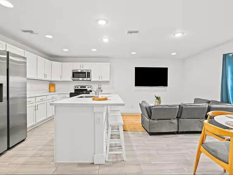 565 Lilac Ct — Photo 8