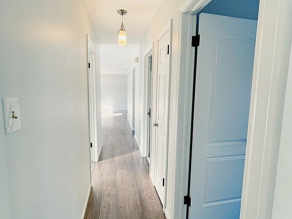 4th image of 3102 Oakwood Dr