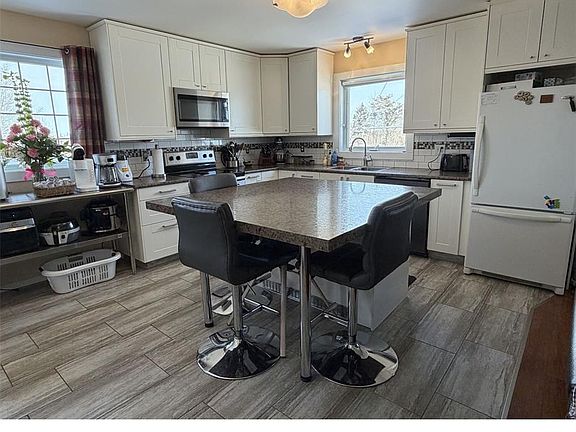 4th image of 127 Hastings STREET