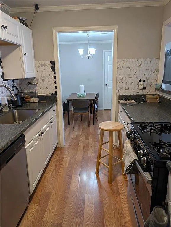 2 bed, 1150 sqft, $1,975 — Photo 1