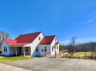 1105 N Main St, Hillsville, VA 24343