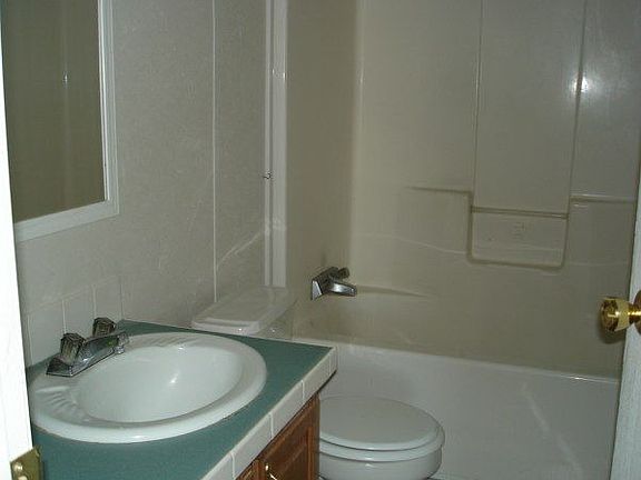 3rd image of 820 E 13th St