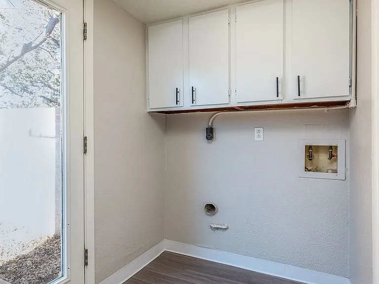 Spacious 2-Bedroom Townhomes — Photo 16