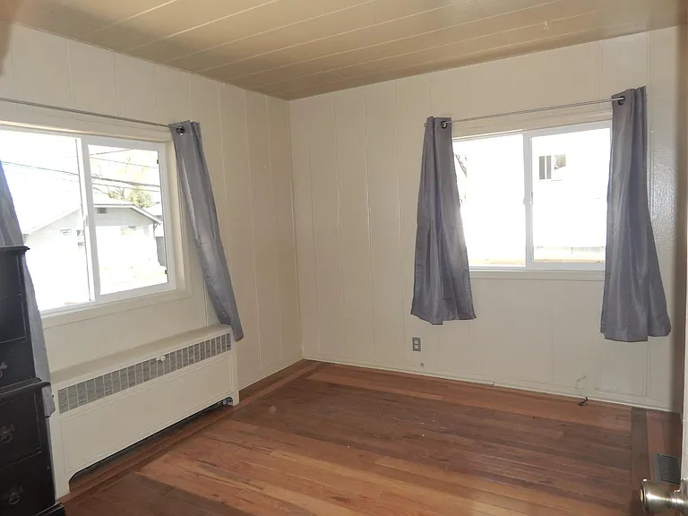 326 W 11th St — Photo 5