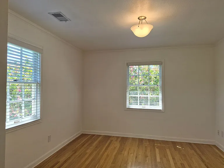 Broadmoor Manor — Photo 85