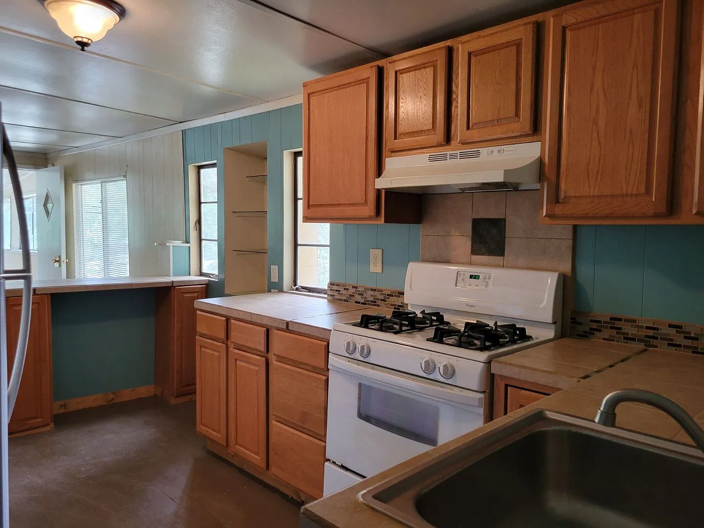 Remodeled Cabin in the Upper Canyon Area — Photo 2