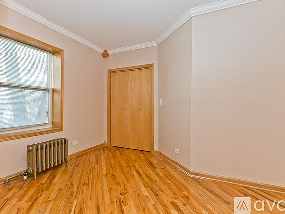 5th image of 6426 N Troy St #1