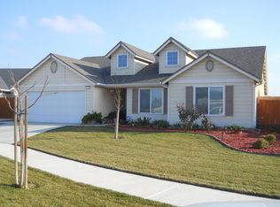 1735 W Hopkins Dr, Hanford, CA