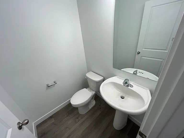 395 N 2050 W — Photo 3