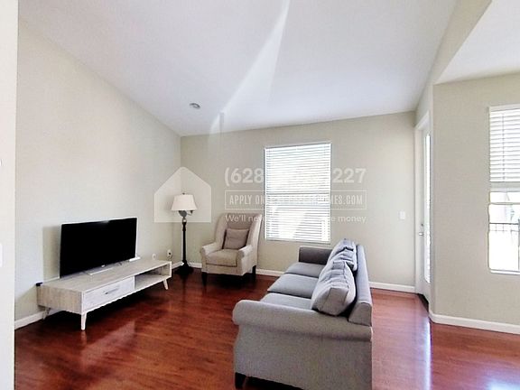 3rd image of 681 Alexandra Ct
