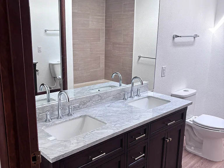 2701 Kingsbridge Cir — Photo 8