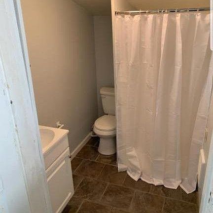 2nd image of 4-106 S Court St #4