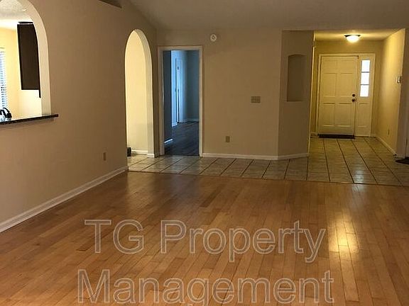 3rd image of 12910 Forest Glen Ct S