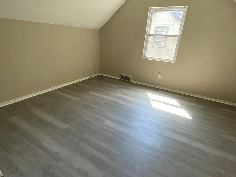 1608 E Cedar Pl — Photo 4
