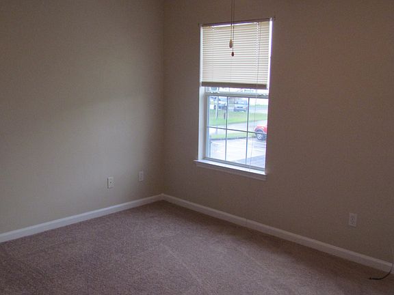 2nd image of 3 Old Courthouse Way #B