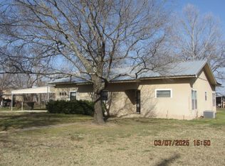 806 N Main St, Rising Star, TX 76471