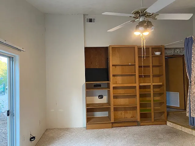 5 bed, 2190 sqft, $800 — Photo 2