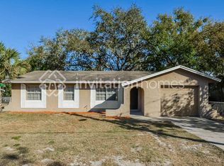 990 Vincent Dr, Mount Dora, FL 32757