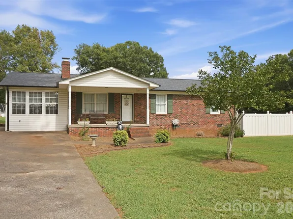 115 Arc St, Bessemer City, NC 28016