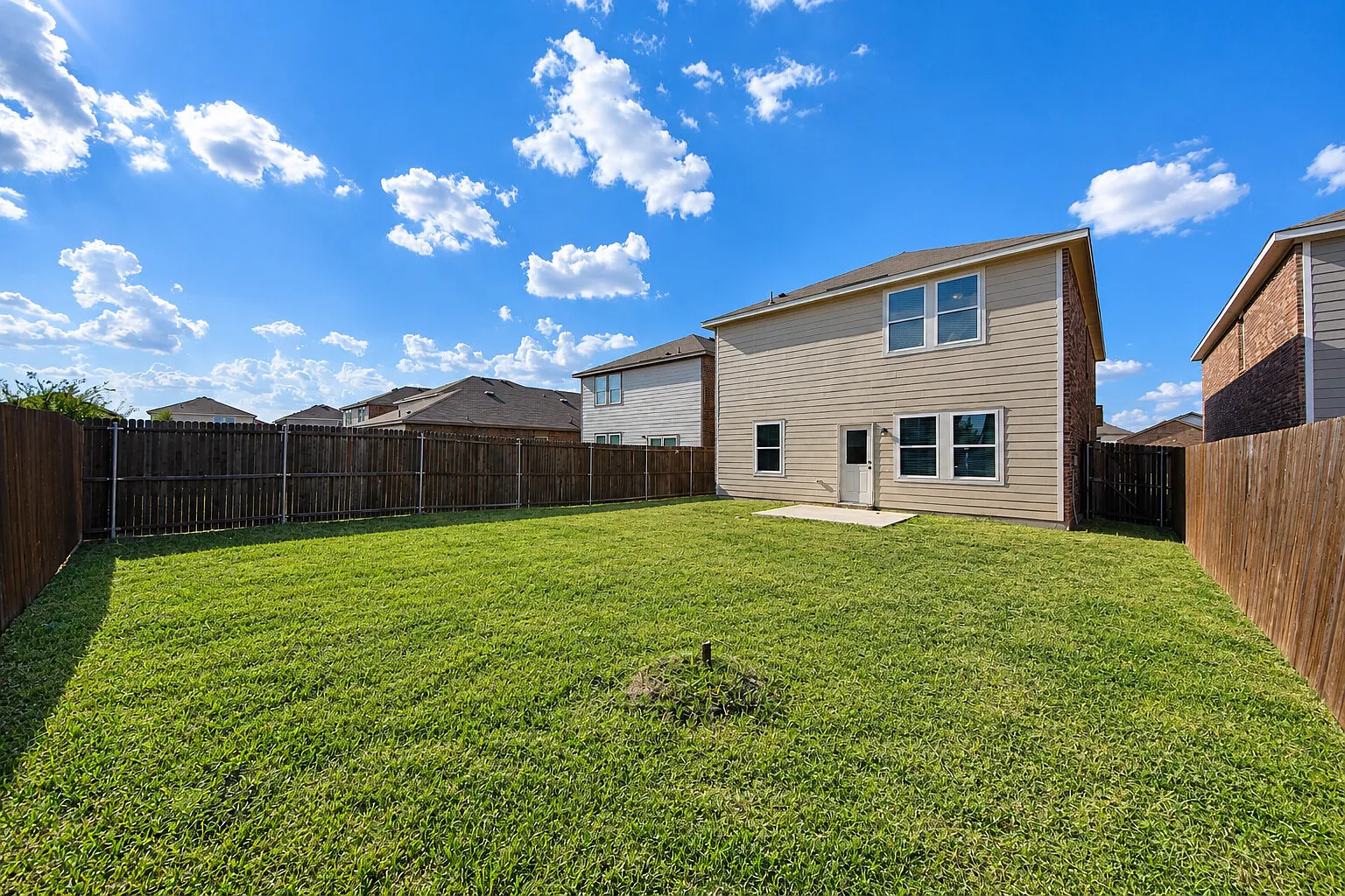 4 bed, 2640 sqft, $2,195 — Photo 4