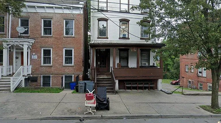 18 Dubois St #C — Photo 3