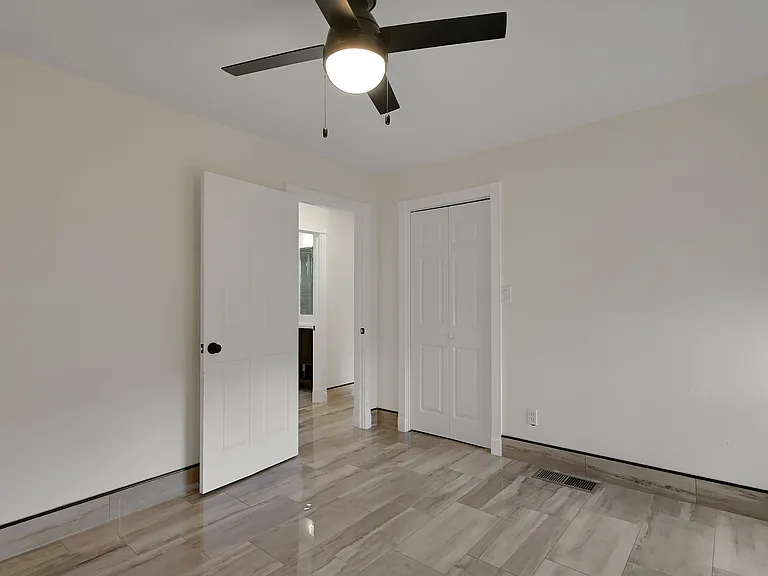 203 Tennessee Ln — Photo 13