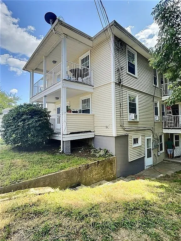 3 bed, $2,000 — Photo 1