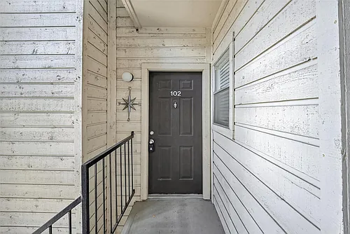 4041 Drake St #102 Photo 1