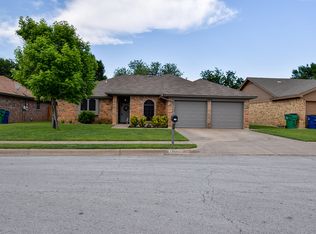 7600 Maplehill Rd, Watauga, TX 76148