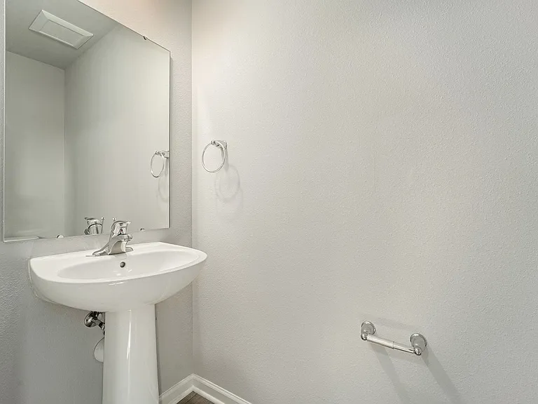 2309 Richardson Ct — Photo 16