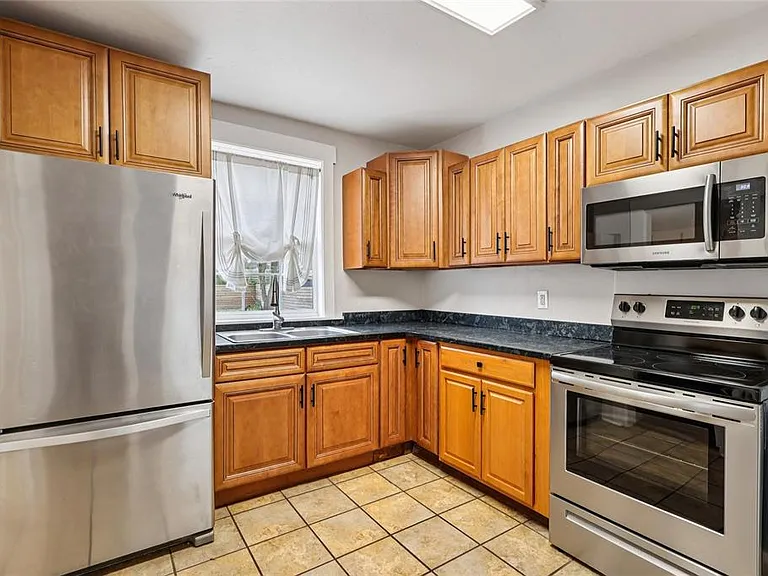 137 E Grant St — Photo 14