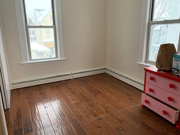 3rd image of 1528 Commonwealth Ave Floor 2