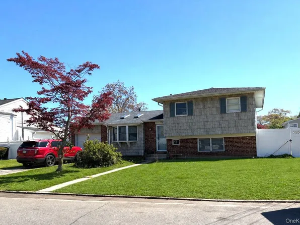 379 W 24th Street, Deer Park, NY 11729