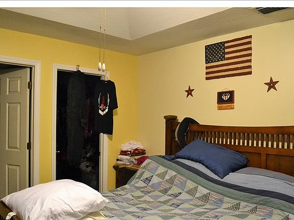 3rd image of 2467 W Raven Rd